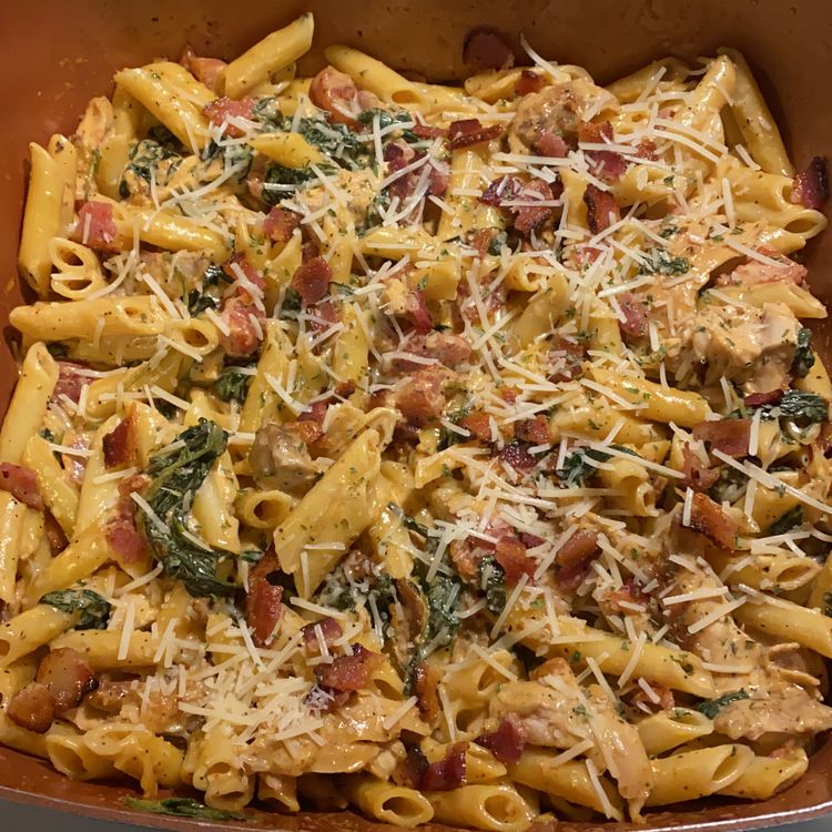CREAMY CHICKEN PASTA WITH BACON